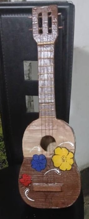 Charango pintado a mano